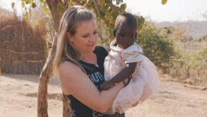Lee más sobre el artículo La actriz Melissa Joan Hart comparte la historia en Zambia