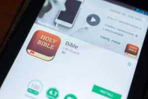 Lee más sobre el artículo Filipenses 4: 6 es el versículo bíblico más popular de 2019, dice YouVersion