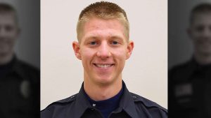 Lee más sobre el artículo «Es un milagro»: Un oficial de policía de Minnesota se recupera lentamente después de recibir un disparo en la cabeza