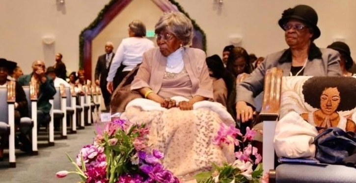 Lee más sobre el artículo Mujer de 116 años dedica su vida al servicio de la iglesia: «Es mi lugar favorito»