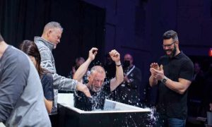 Lee más sobre el artículo Iglesia bate récord con mil bautismos en menos de cuatro meses
