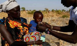 Lee más sobre el artículo Sudán del Sur: cristianos llevan alimento a personas con desnutrición