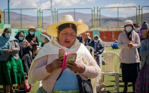 Lee más sobre el artículo Perú: mujeres de la ciudad altiplánica se reúnen para adorar a Dios