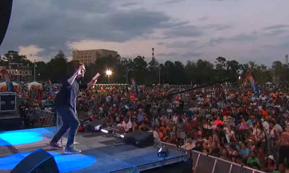 Lee más sobre el artículo Andrés Palau predica la Palabra de Dios a miles en festival CityFest