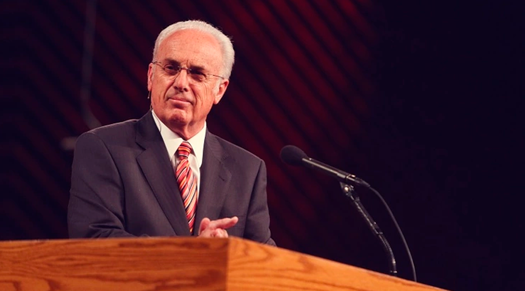 Lee más sobre el artículo El (riesgo eterno) del que le advirtió John MacArthur al gobernador de California por manipular el Evangelio