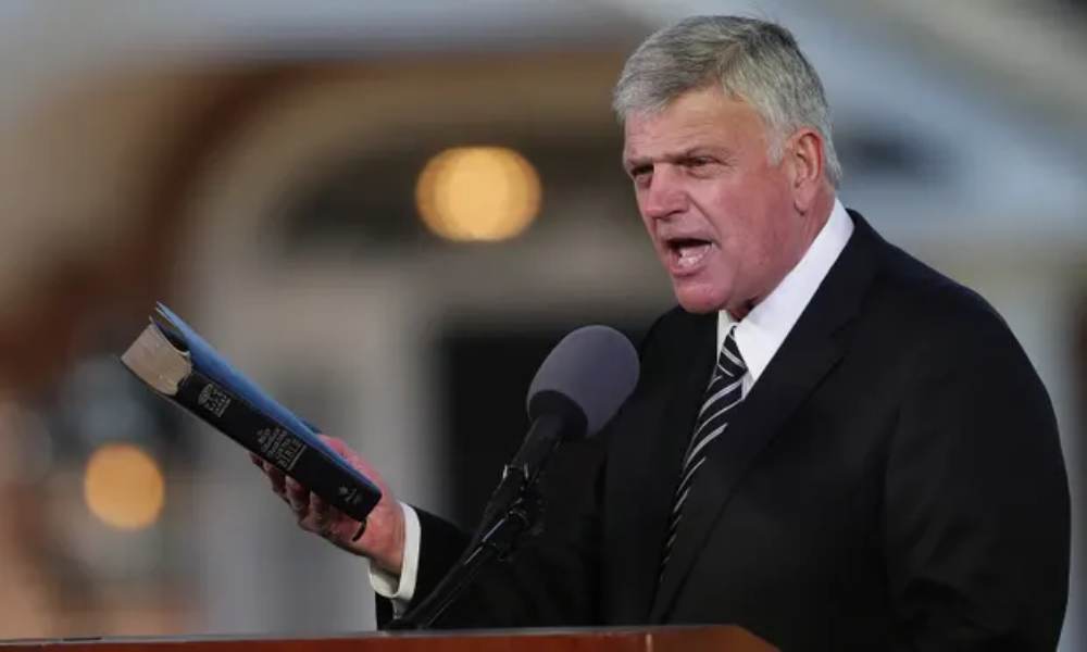 Lee más sobre el artículo Franklin Graham advierte a cristianos sobre ‘Ley de Respeto al Matrimonio’