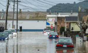 Lee más sobre el artículo Más de 8.500 personas tuvieron que abandonar sus casas por las lluvias en California