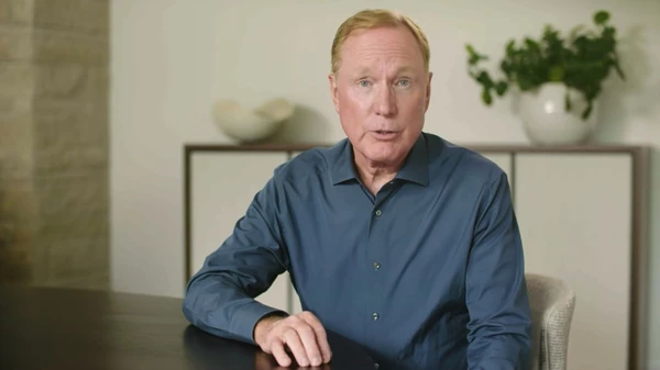 Lee más sobre el artículo Max Lucado le recuerda a los cristianos: ¿Dónde está tu esperanza esta Navidad?