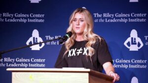 Lee más sobre el artículo Riley Gaines lanza un nuevo centro de defensa para luchar contra el avance de poder trans