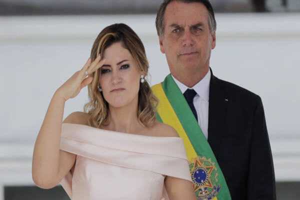 Lee más sobre el artículo Presidente de Brasil y su esposa se arrodillan para recibir oración de pastores y líderes cristianos