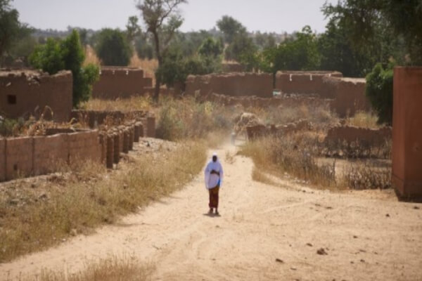 Lee más sobre el artículo Ataque a niños y adultos religiosos deja 14 muertos en Burkina Faso