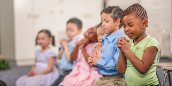 Lee más sobre el artículo EL MENSAJE DE SALVACIÓN LLEGA A ESCUELAS Y UNIVERSIDADES DE BRASIL