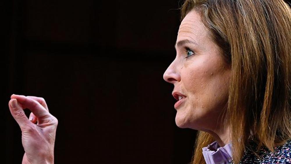 Lee más sobre el artículo Amy Coney Barrett soporta duros cuestionamientos centrados en su fe cristiana