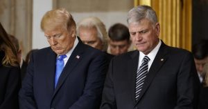 Lee más sobre el artículo Franklin Graham agradece a Dios por Trump y ora para que lo guíe al próximo capítulo de su vida