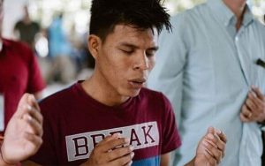 Lee más sobre el artículo Joven Abandona Las Drogas Después de ser Evangelizado