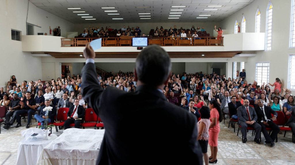 Brasil iglesias podrán volver a celebrar servicios