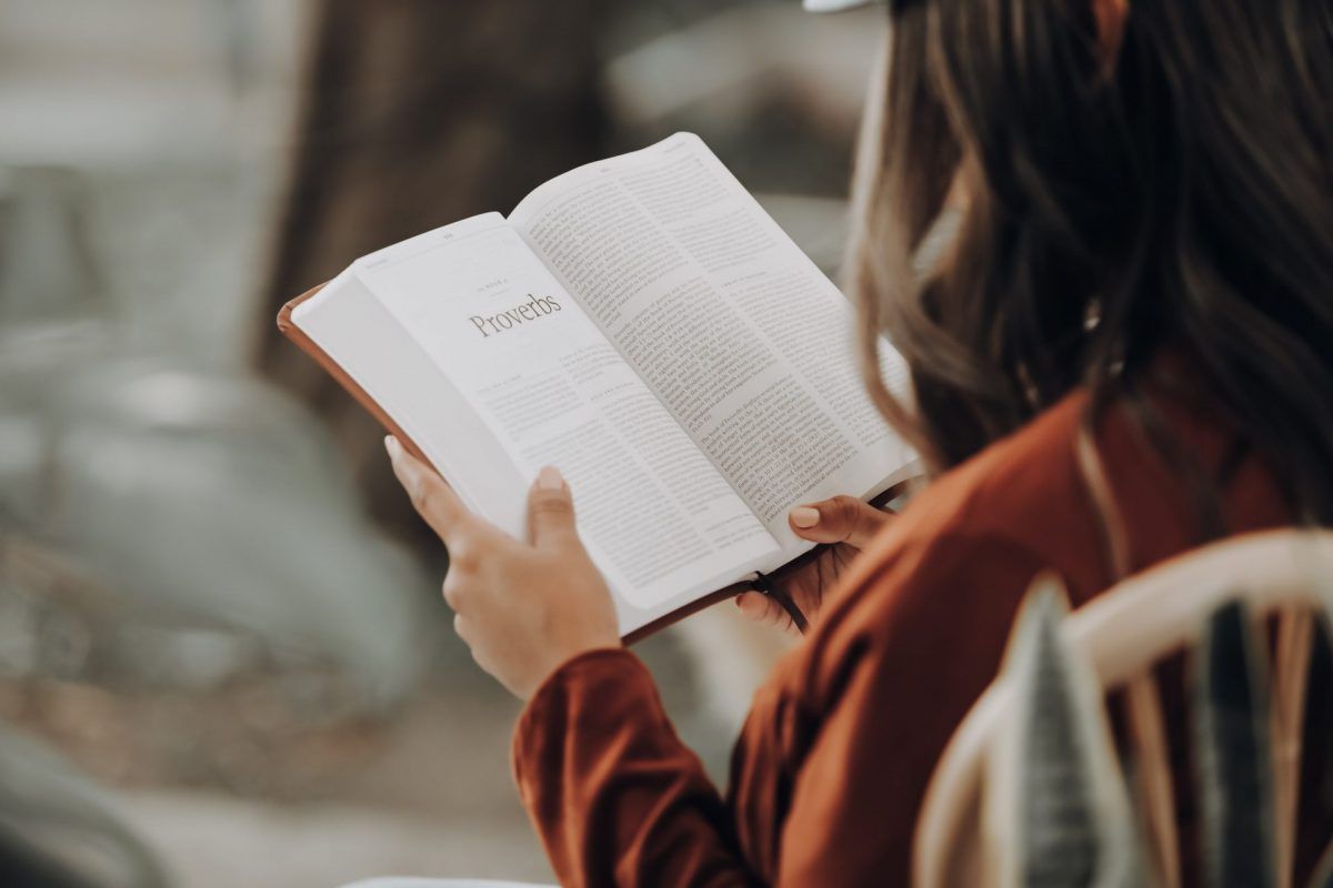 Lee más sobre el artículo Colombia: Biblia le salvó la vida a una mujer en medio de un tiroteo