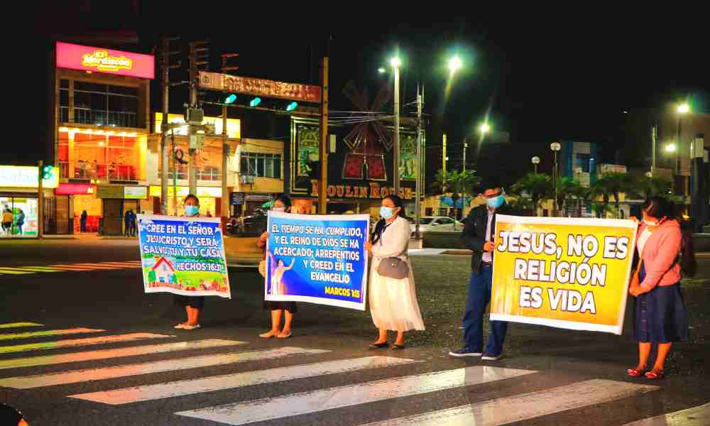  Perú: jóvenes cristianos salen a compartir el Evangelio