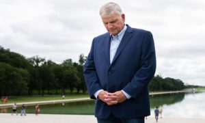 Lee más sobre el artículo Franklin Graham pide oraciones por Afganistán, (necesitamos un milagro de Dios)