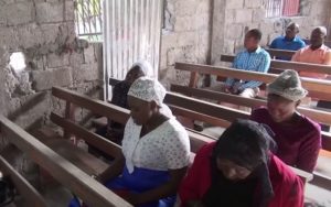 Lee más sobre el artículo Cristianos en Haití regresan a servicios en medio de escombros dejados por el terremoto