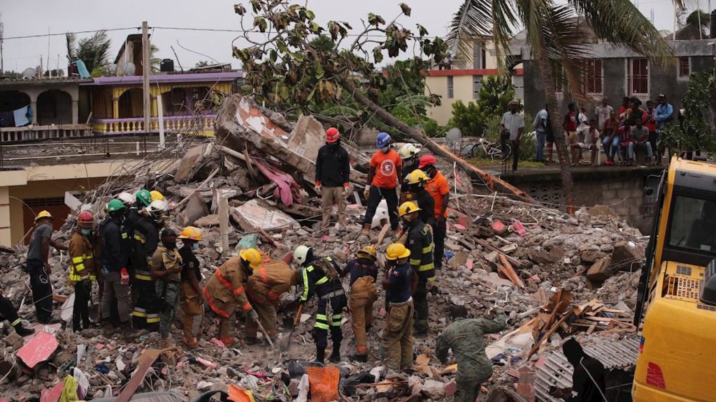 Rescatan a 24 personas tras una semana del terremoto de Haití