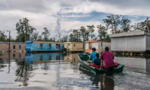 Lee más sobre el artículo Iglesia de Lakewood ofrece refugio a más de 100 evacuados por huracán Ida