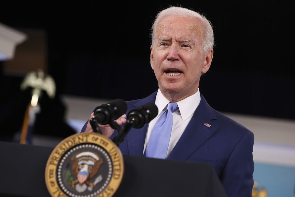 Biden obliga a escuelas cristianas a aceptar ideología LGBT para recibir ayuda financiera o serán excluidos