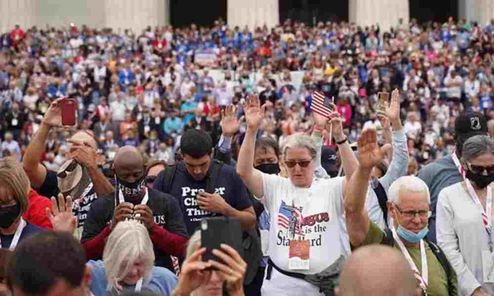 ‘The Renewal’: Un evento que busca la reconciliación de EE.UU con Dios