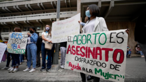 Lee más sobre el artículo Corte de Colombia aplaza debate de despenalización del aborto