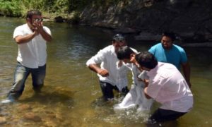 Lee más sobre el artículo Misioneros Bautistas del Sur aumentan su cifra de bautizos y conversiones