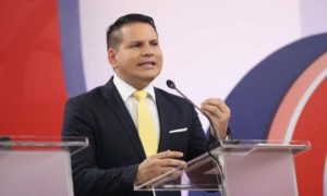 Lee más sobre el artículo Predicador evangélico Fabricio Alvarado aspira a la presidencia