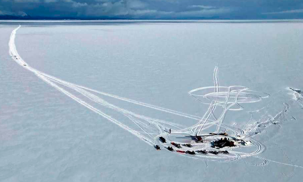 Avión misionero se estrella en un lago congelado y los pasajeros sobreviven milagrosamente