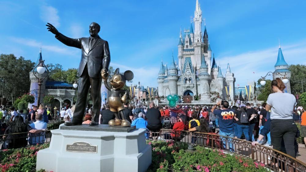 Franklin Graham responde al 'fracaso moral' de Disney en medio de la furia de Florida