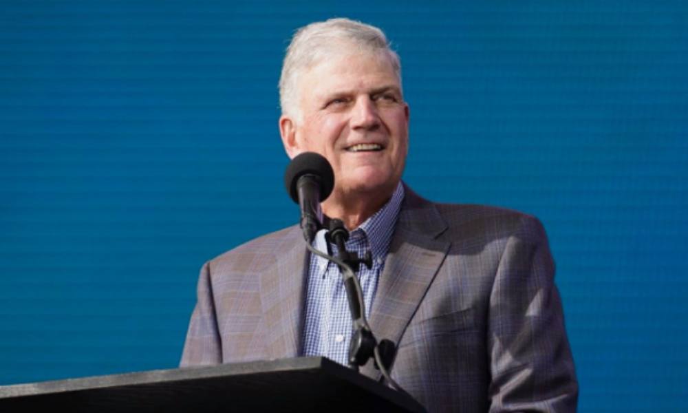 (La única esperanza es Dios), dice Franklin Graham en su mensaje de Pascua