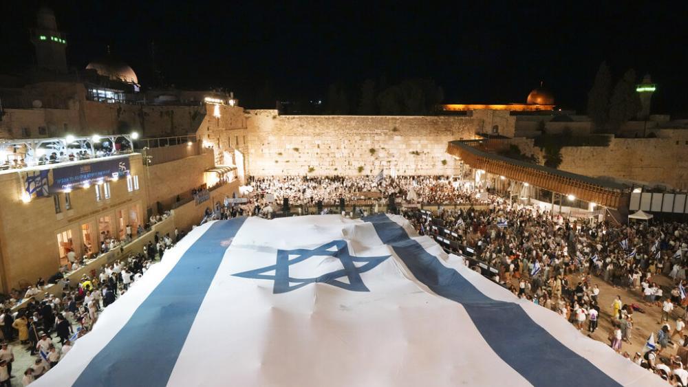 Israelíes celebran la reunificación de Jerusalén