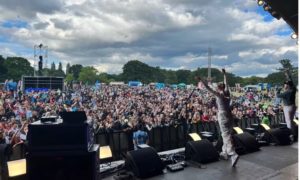 Lee más sobre el artículo Miles de personas atraídas por el mensaje del Evangelio en el Festival Cristiano de Manchester