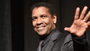 Lee más sobre el artículo Esto hace cada mañana Denzel Washington para recordarse a sí mismo cuanto necesita la gracia y misericordia de Dios