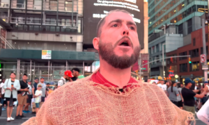 Lee más sobre el artículo Predicador de Times Square dice que (hay hambre del Evangelio en las calles)