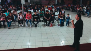 Lee más sobre el artículo Migrantes inundan esta iglesia fronteriza mexicana, y allí se encuentran con Cristo