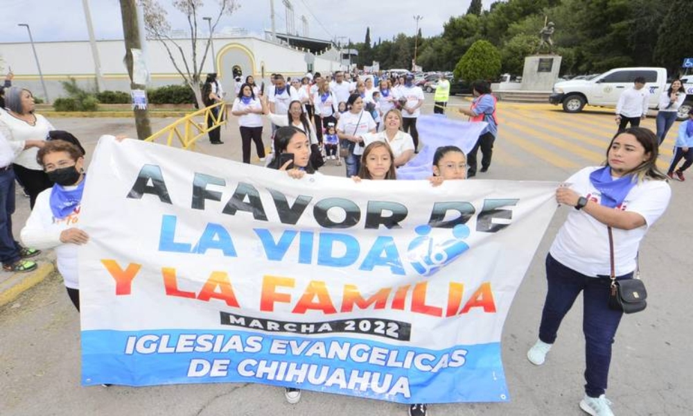 Grupos religiosos marchan en contra del aborto en México