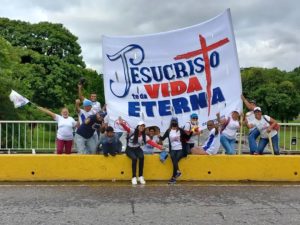 Lee más sobre el artículo (La Caminata de la Alegría): el movimiento cristiano que está inundando las calles de Venezuela con el gozo de Dios