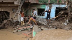 Lee más sobre el artículo ORACIÓN: Terribles accidentes deja el desborde de ríos por las lluvias en Venezuela