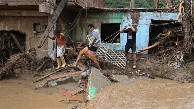 ORACIÓN: Tres fallecidos deja el desborde de otros ríos en estado afectado por las lluvias en Venezuela