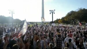 Lee más sobre el artículo Sean Feucht dirige a miles en adoración y oración en National Mall