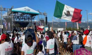 Lee más sobre el artículo Más de 10 mil personas participaron en acción de gracias en México
