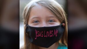 Lee más sobre el artículo Niños podrán seguir usando mascarillas de «Jesús me ama» en las escuelas de Mississippi