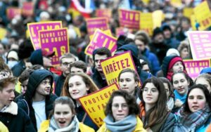 Lee más sobre el artículo 20 Mil ciudadanos marchan contra el aborto y la eutanasia en París