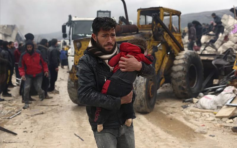 “Fue Dios, él salvó a mi familia”: El testimonio de un padre en el terremoto de Turquía