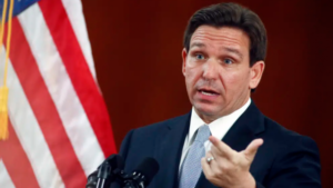 Lee más sobre el artículo El gobernador de Florida, DeSantis, firma la Ley de protección de los latidos del corazón