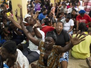 Lee más sobre el artículo Misionero pide oración por Haití mientras 165.000 haitianos huyen ante la invasión de cientos de pandillas violentas